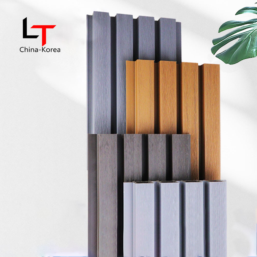 Tekstur Kayu dan Corak Hitam Pelapisan Dinding Luar Bilah Luar Sisi Rumah Hiasan Luar Panel Dinding Luar Bergalur Wpc