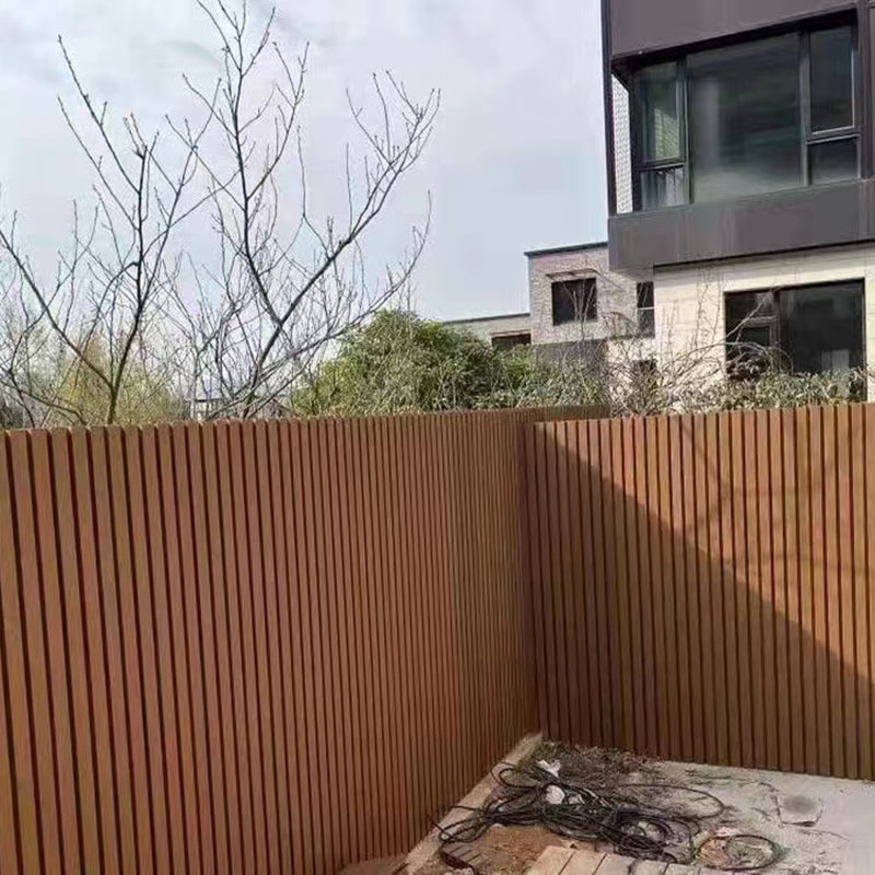 Skrin Pagar Hiasan Penyemperitan Bersama Tahan cuaca Wpc Komposit Privasi Pagar Taman Kalis Matahari Kalis Haus Anti-anai Mudah Dipasang