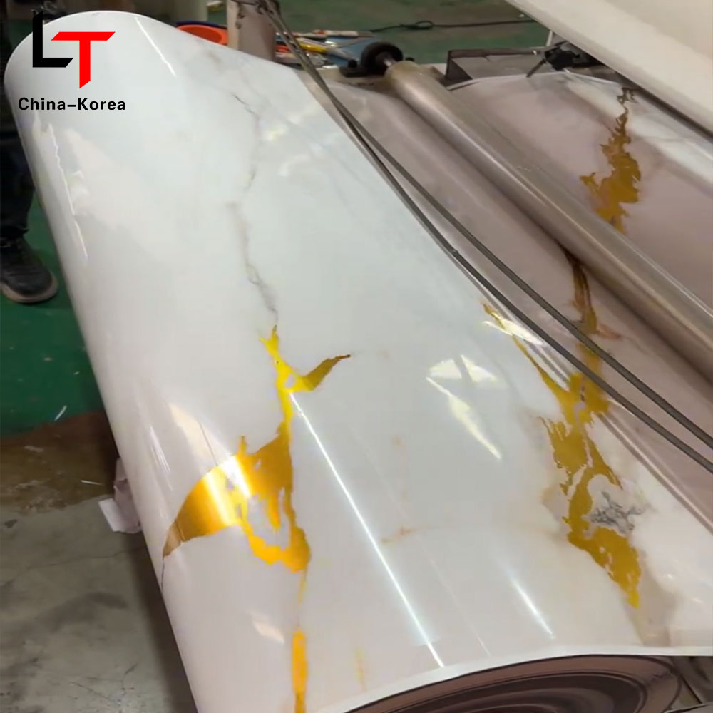 Filem Metallic Marble Golden PVC Film Hiasan Pemindahan Haba Gulungan Setem Panas untuk Pengeluar Kerajang Tekan Vakum Laminasi Emas