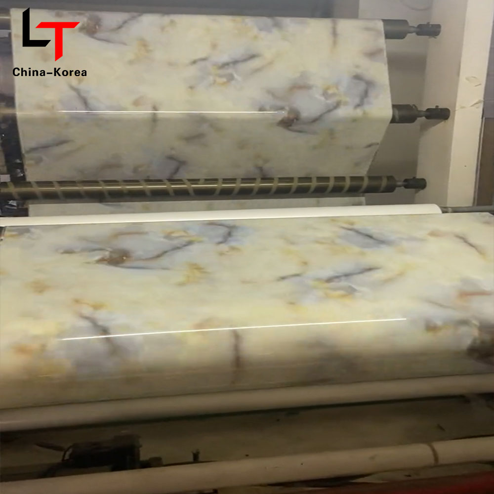 Filem Metallic Marble Golden PVC Film Hiasan Pemindahan Haba Gulungan Setem Panas untuk Pengeluar Kerajang Tekan Vakum Laminasi Emas