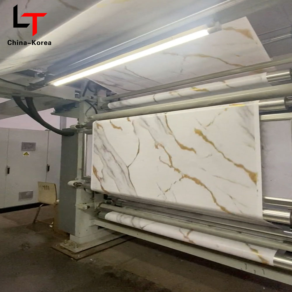 Filem Metallic Marble Golden PVC Film Hiasan Pemindahan Haba Gulungan Setem Panas untuk Pengeluar Kerajang Tekan Vakum Laminasi Emas